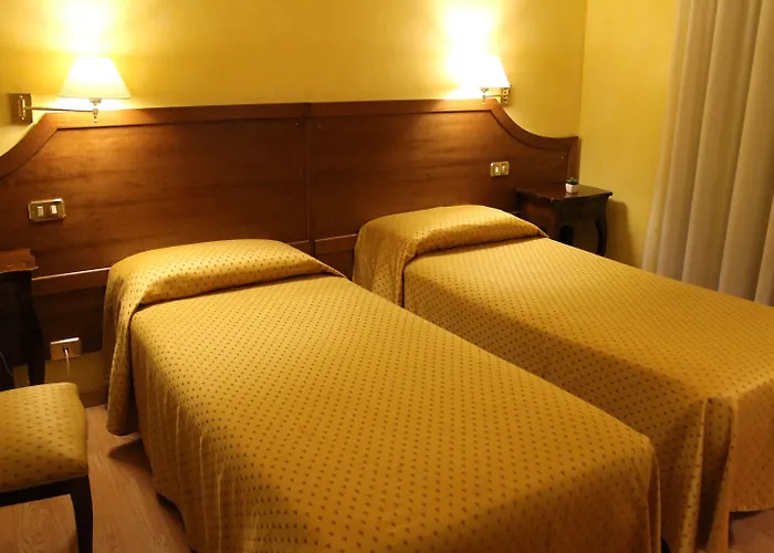 Fiori Hotel 2*